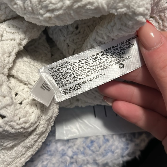 sweater bundle - Picture 3 of 4